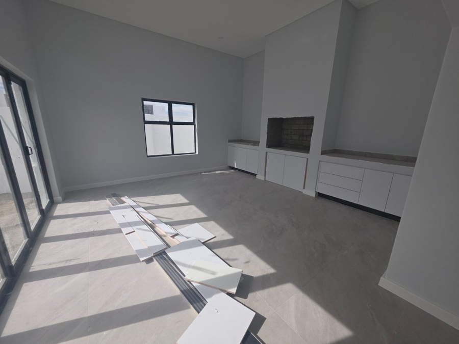 4 Bedroom Property for Sale in Sandown Western Cape